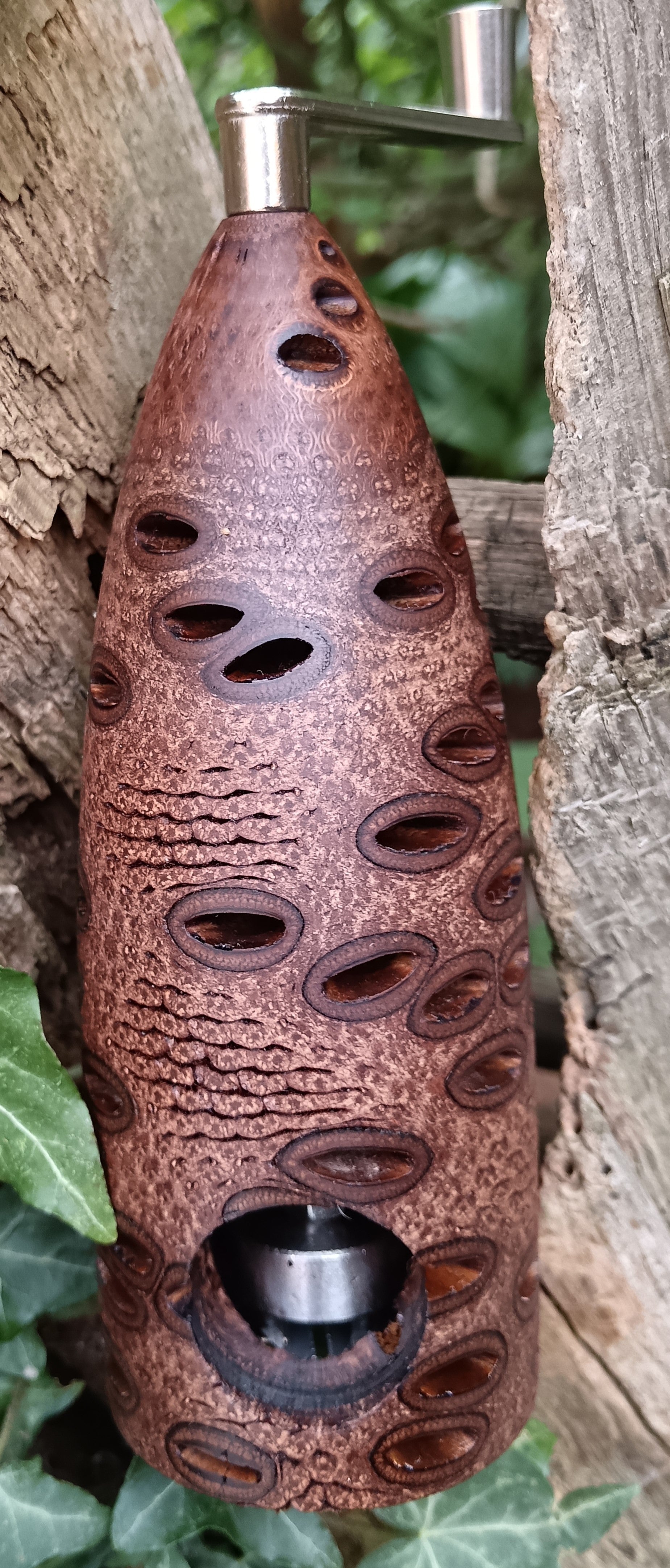 Handgedrechselte Muskatmühle – Unikat aus Banksia-Zapfen