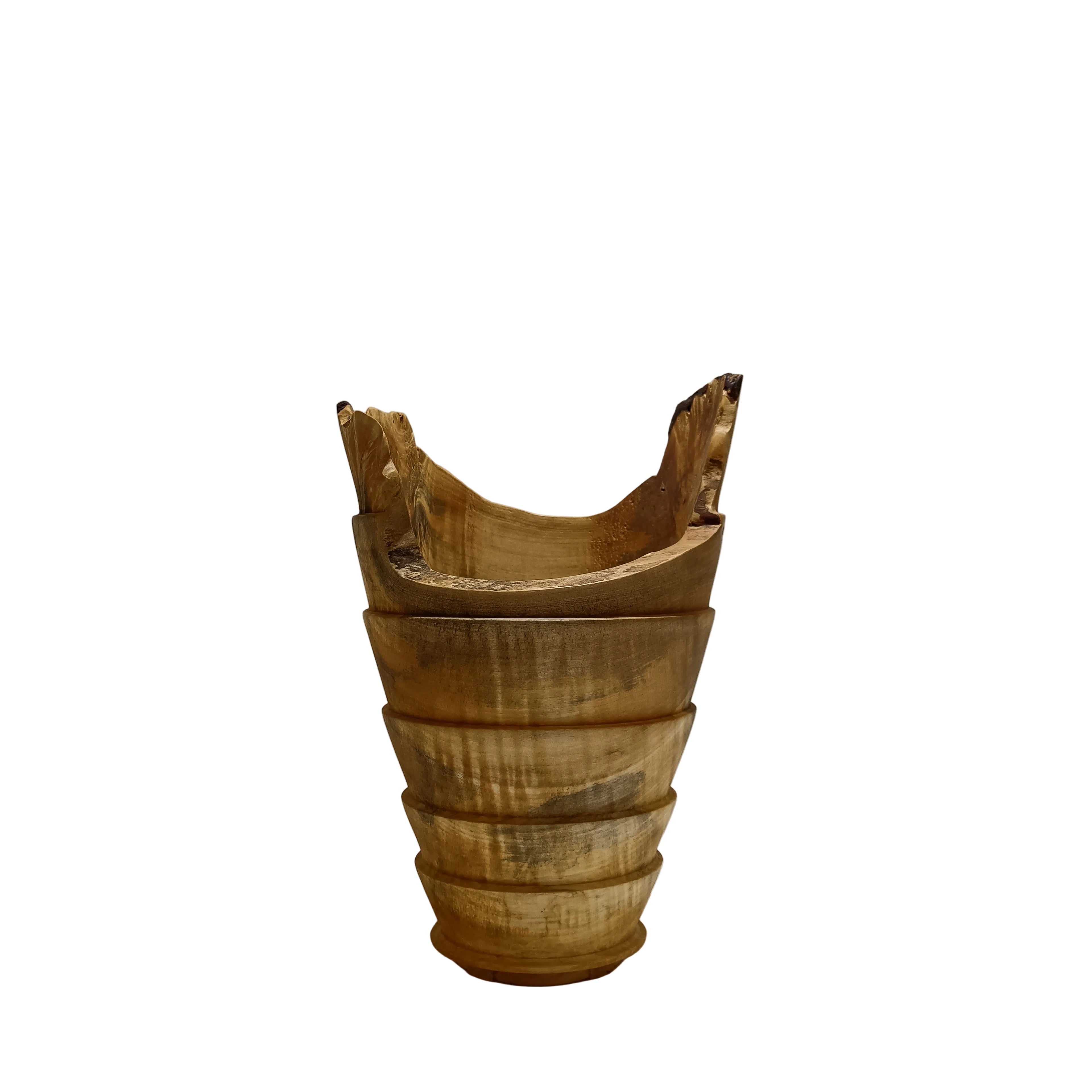 Handgedrechselte Kastanienholz Vase mit Naturkante – Unikat