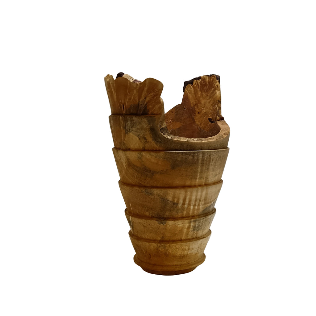 Handgedrechselte Kastanienholz Vase mit Naturkante – Unikat