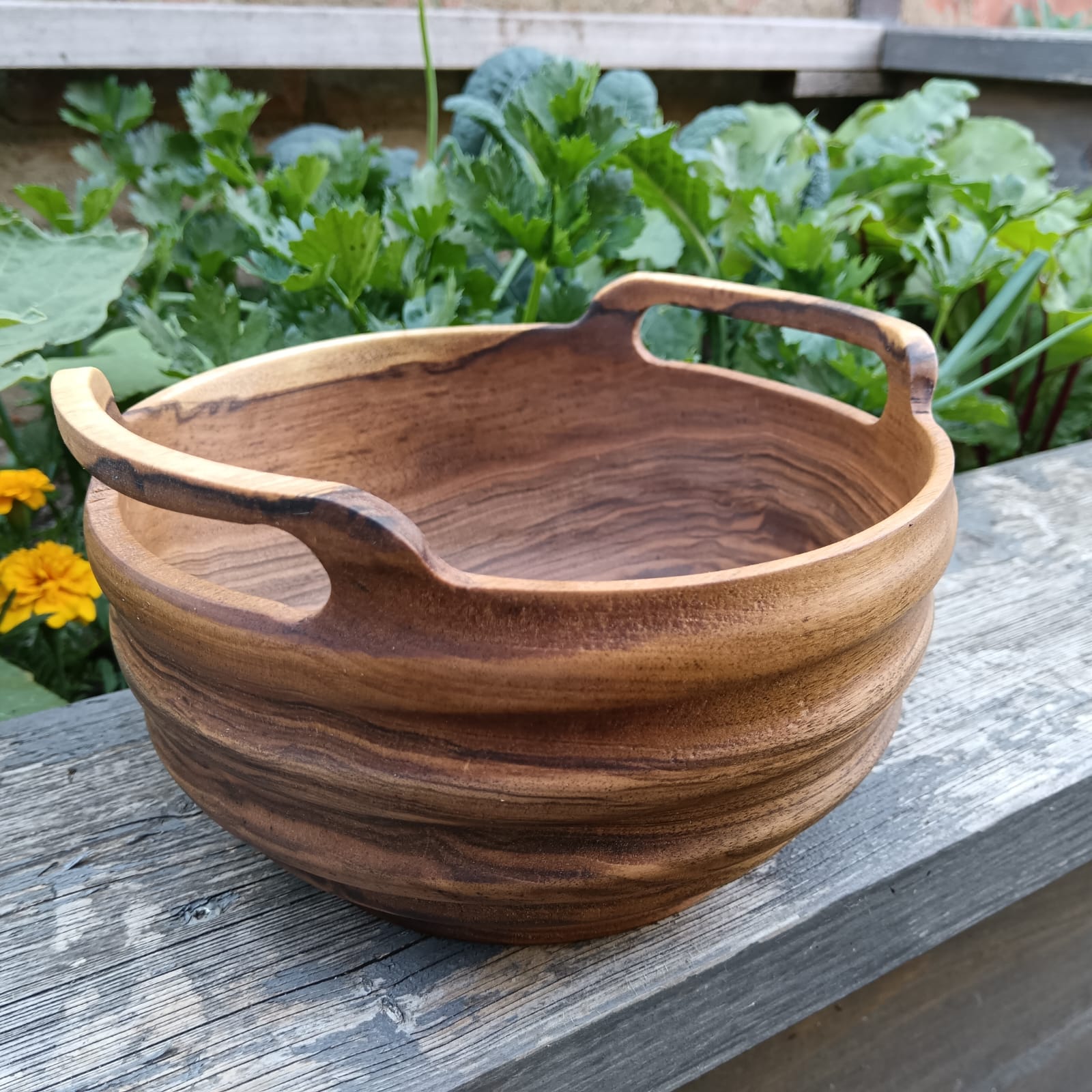 Serving Bowl No. 02 – Flow Walnut